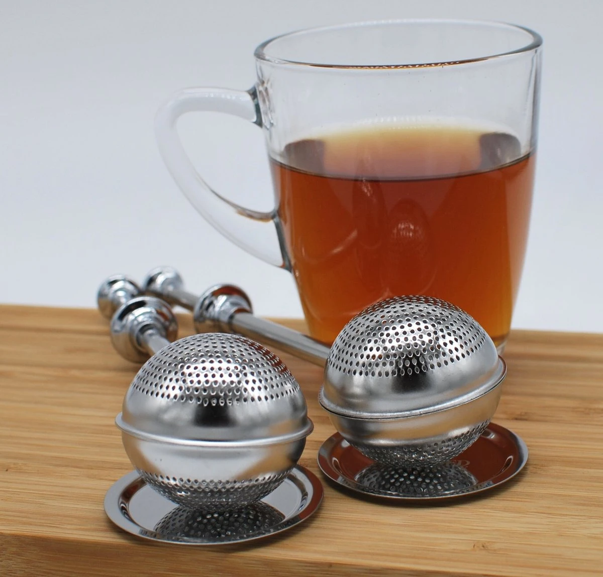 Blended Lifestyle® Theezeef Met Veer - Set Van 2 - Inclusief Lekplaatjes - Geschikt Voor Losse Kruiden 4 Blended Lifestyle® Theezeef Met Veer - Set Van 2 - Inclusief Lekplaatjes - Geschikt Voor Losse Kruiden - Afbeelding 4