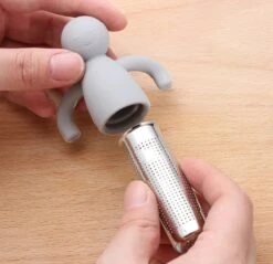 Theemannetjes - Theefilter Voor Losse Thee - Thee Infuser - Thee Zeef - Siliconen - Vaatwasserbestendig - Grijs - 2stuks -Koffie Drinken Winkel 1200x1161