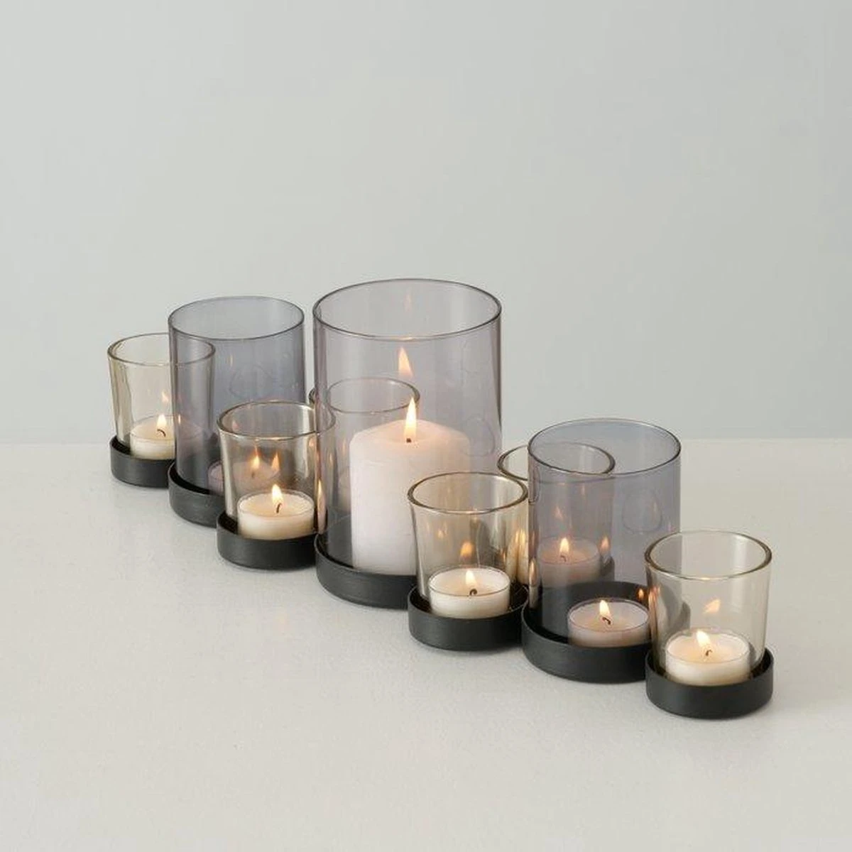 Theelichthouder Zwart Metaal / Glas. Set Van 9 1 Theelichthouder Zwart Metaal / Glas. Set Van 9