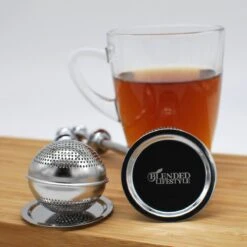 Blended Lifestyle® Theezeef Met Veer - Set Van 2 - Inclusief Lekplaatjes - Geschikt Voor Losse Kruiden 12 Blended Lifestyle® Theezeef Met Veer - Set Van 2 - Inclusief Lekplaatjes - Geschikt Voor Losse Kruiden -Koffie Drinken Winkel 1200x1200 336